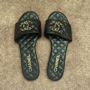 Quilted Chain Slide Sandals with Iconic interlocking CC logo